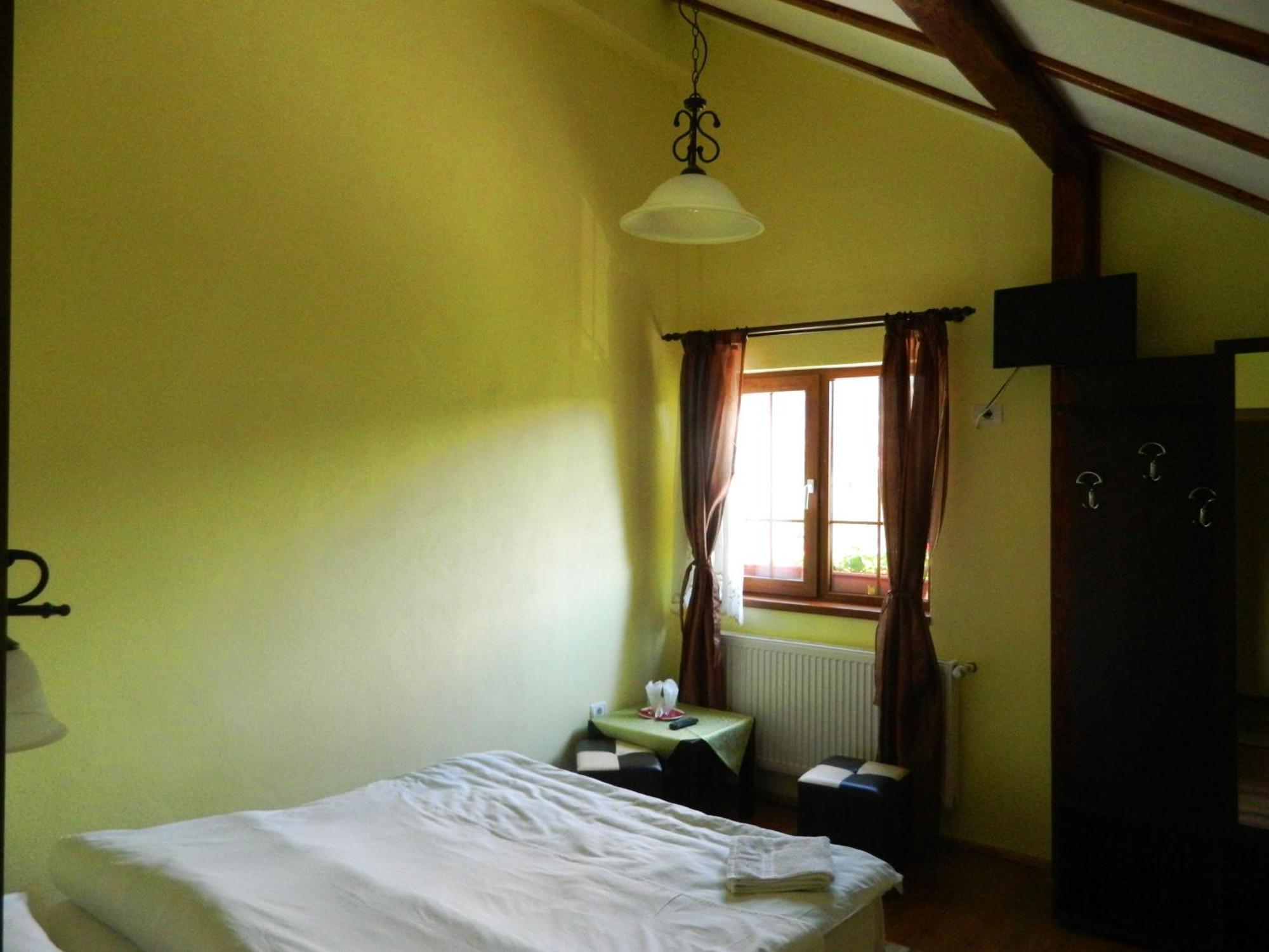 Hanul Cu Noroc Moieciu de Jos Habitación foto